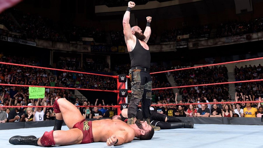 WWE - Strowman y Roode vs. Owens