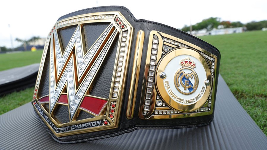 WWE entrega al Real Madrid el tÃ­tulo personalizado de Campeones